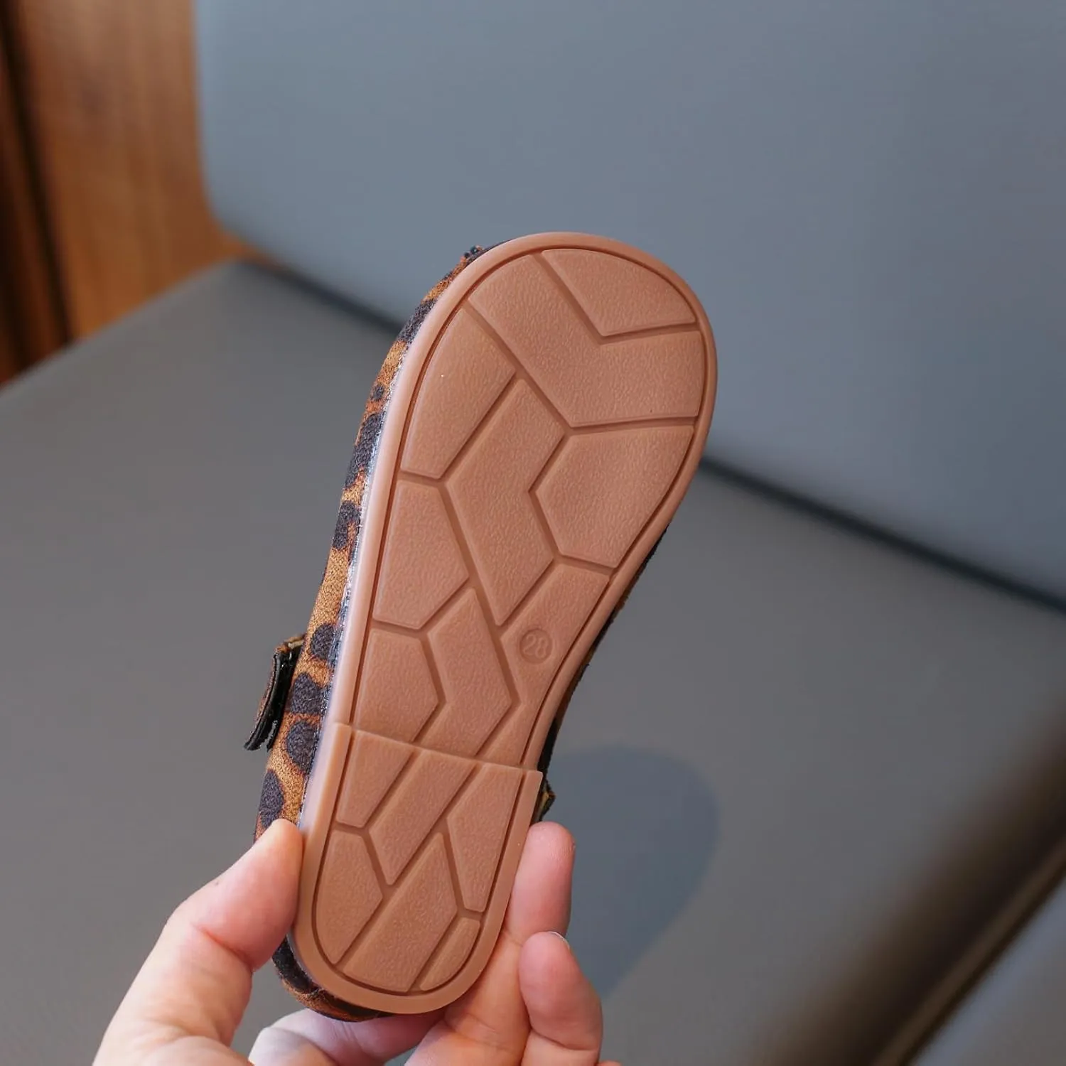 Children's Boat Shoes – Slip-On Loafers with Bow Tie and Leopard Pattern, Comfortable Closed Toe Flats for Fall 2025