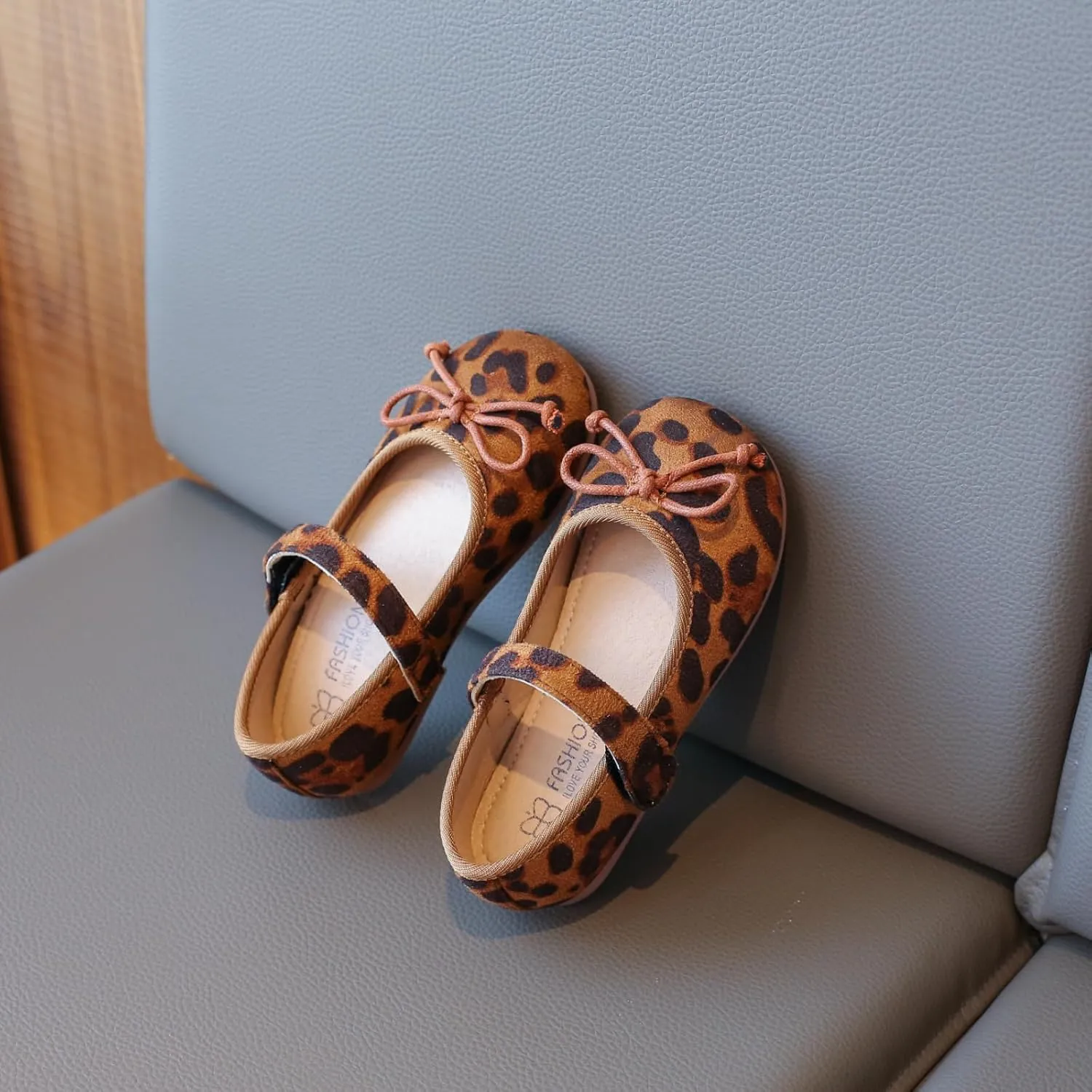 Children's Boat Shoes – Slip-On Loafers with Bow Tie and Leopard Pattern, Comfortable Closed Toe Flats for Fall 2025